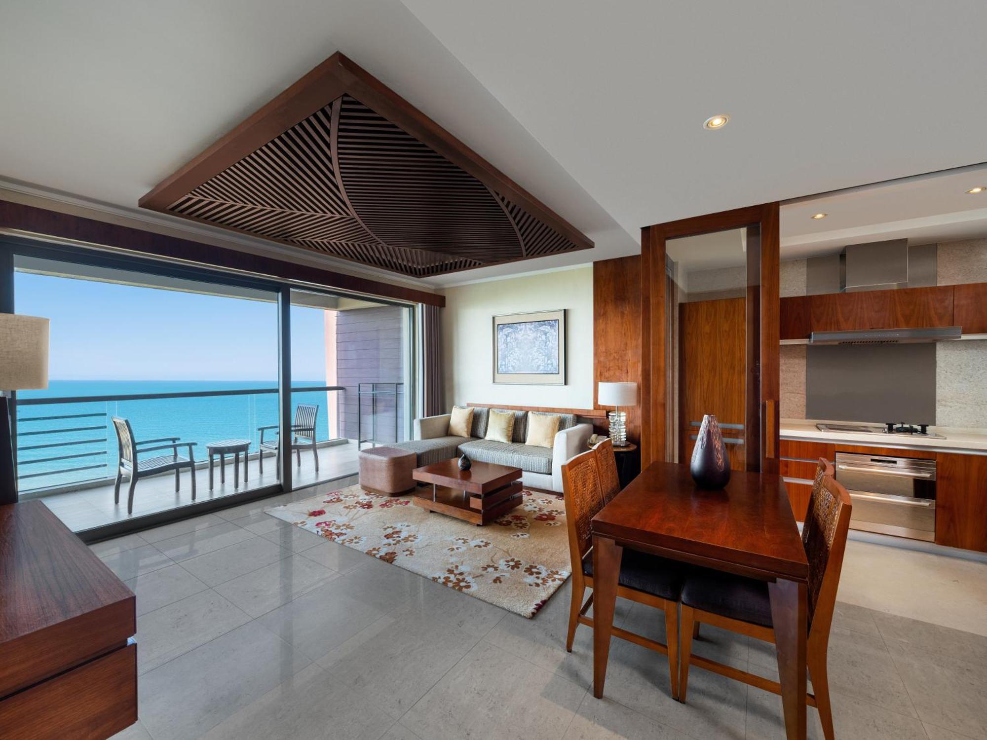 Pullman Oceanview Sanya Bay Resort & Spa Екстер'єр фото